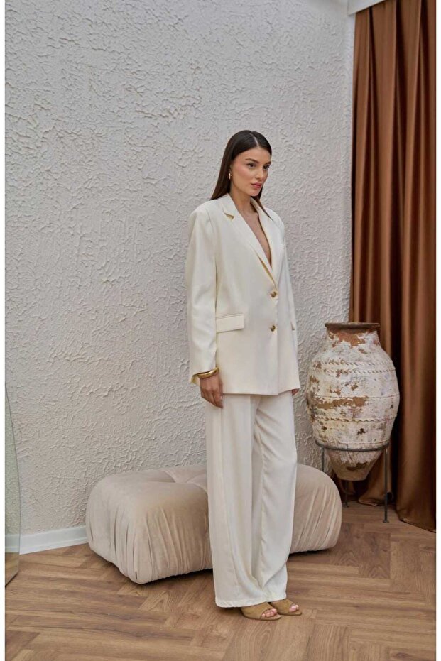 بنطلون سترة بأزرار ذهبية بيضاء كبيرة الحجم - 1