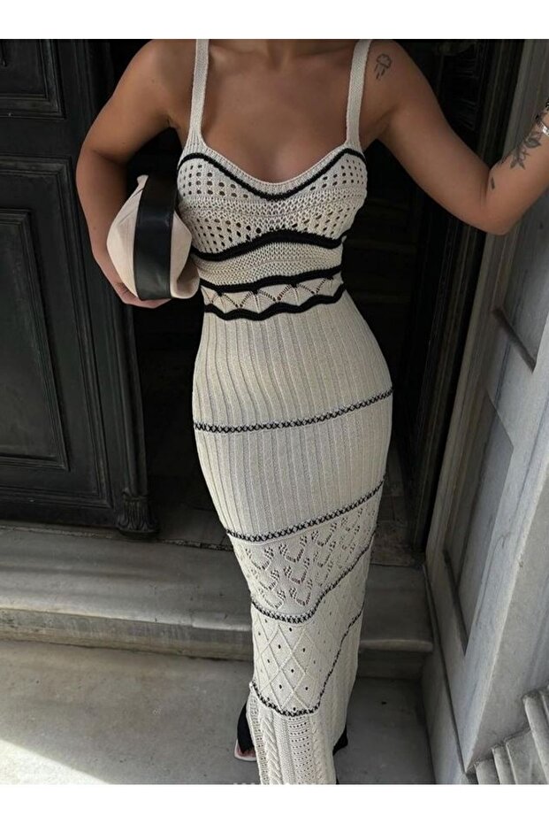 Yırtmaç Detaylı Elbise - 4