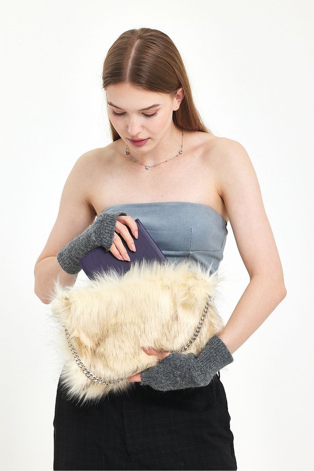 Chain Detailed Angel Baguette Bag / Chain Faux Fur Plush Women's Bag (Length:19 Width:27)