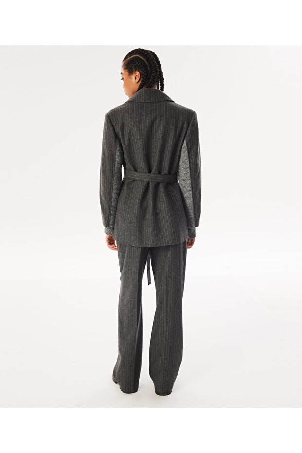 سترة بليزر رمادية - تصميم أنيق - 6