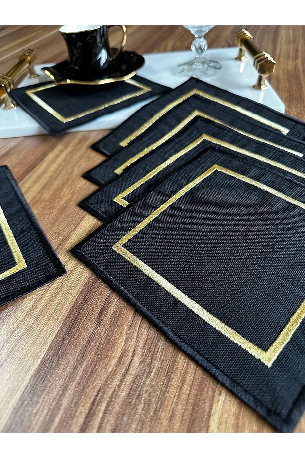 6 Adet Gardenya kumaş üzerine gold nakışlı kare kokteyl sunum peçetesi - 4