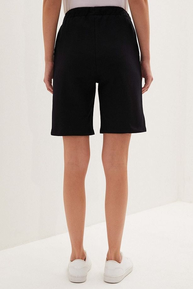 Your Fashion Style'dan Kadın Siyah Bermuda Şort Basic Beli Lastikli Düz Cep Detaylı Pamuklu - 4