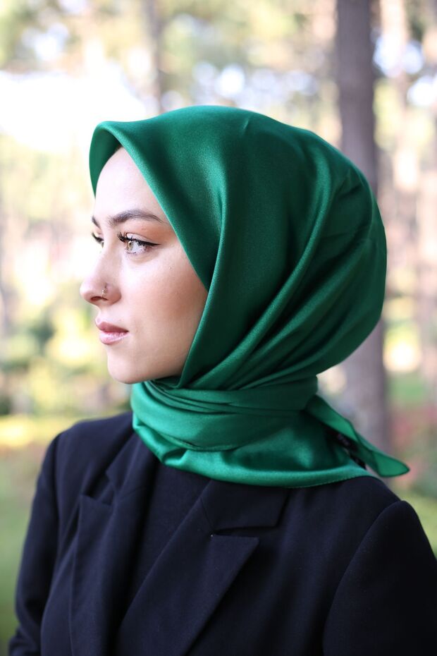 وشاح حجاب كريستال عادي مقاس 95 × 95 سم