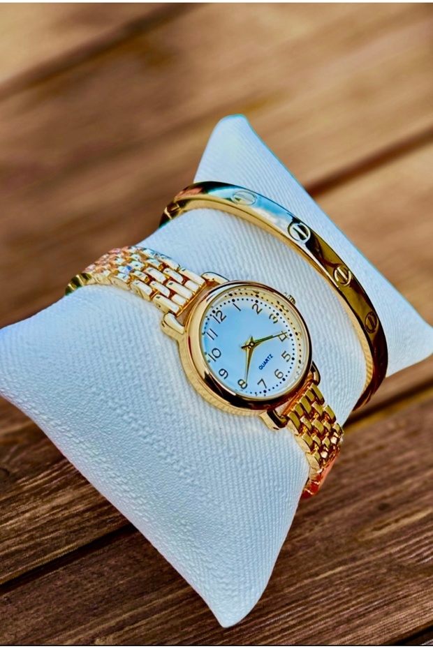 Women's Wristwatch and Bracelet Set