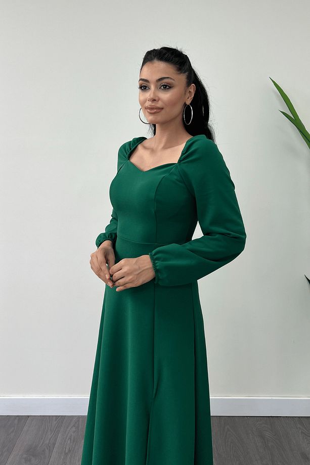 Krep Kumaş Kalp Yaka Midi Elbise - ZÜMRÜT - 4