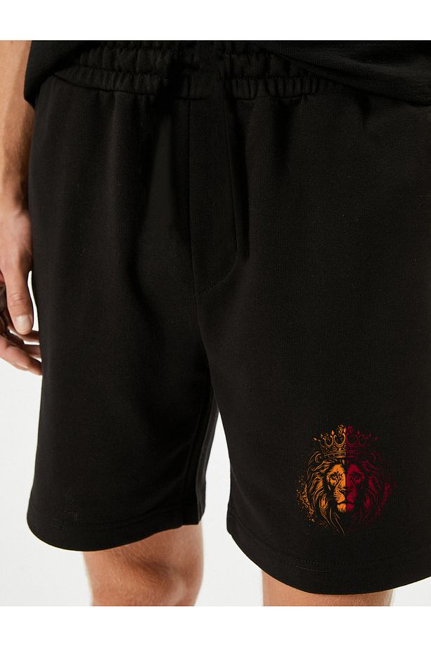 Unisex Sarı Kırmızı Aslan Baskılı Regular Fit Penye Şort Kadın Erkek Penye Şort Siyah Kısa Şort - 2