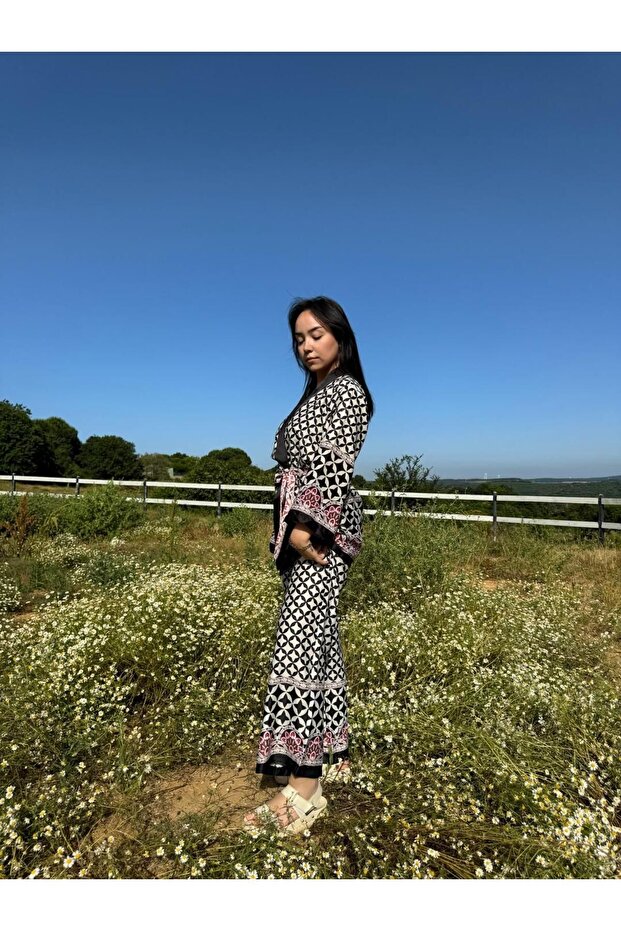 بدلة كيمونو بنمط هندسي - 3