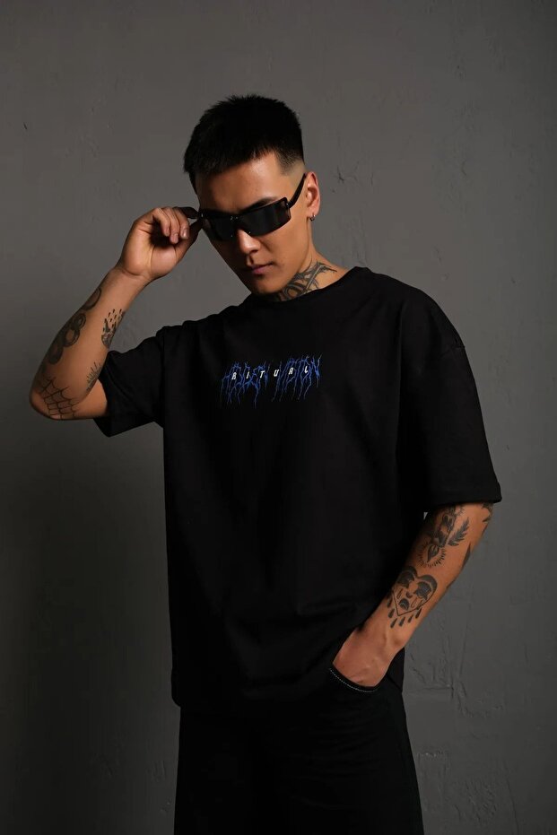 Man with Trinket Printed Oversize Tshirt - 2