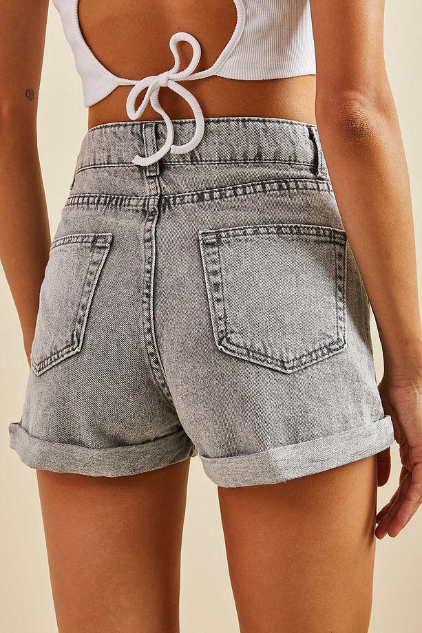 Kadın Acık Gri Yüksek Bel Paça Katlamalı Denim Kot Mini Şort - 4
