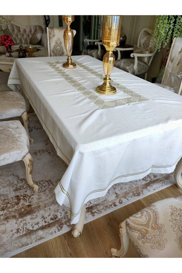 Nakışlı Masa Örtösü - 1
