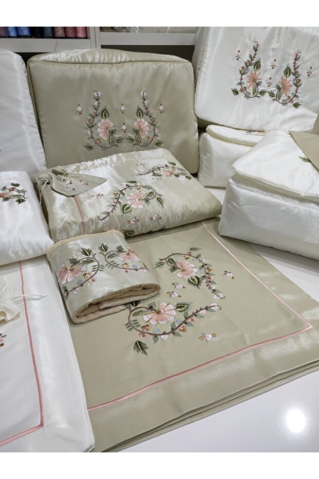 Seccade Seti Nakışlı 6 Parça - 1
