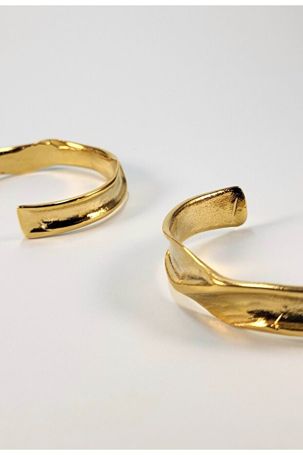 Rhodeus Bracelet