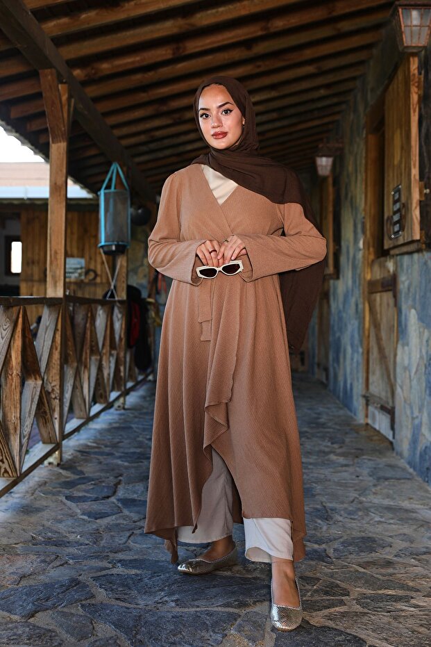 كيمونو طويل ملتف على الأرض - 4