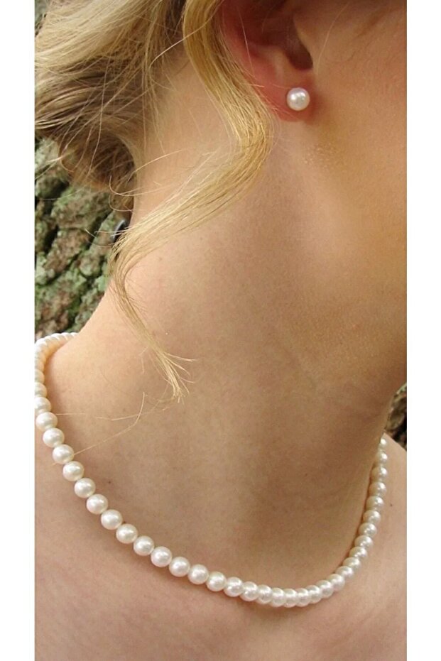 Women's Pearl Necklace and Earring Set