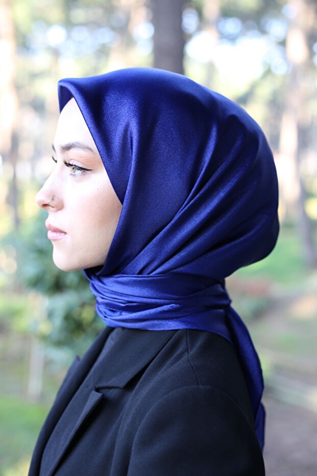وشاح حجاب كريستال عادي مقاس 95 × 95 سم