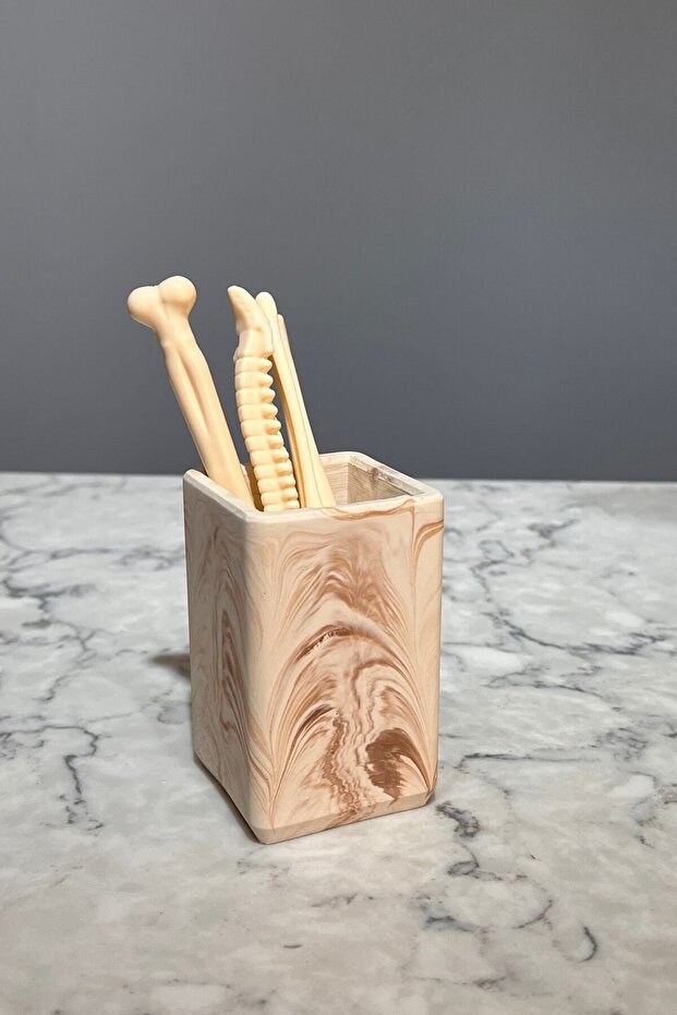 Marble Patterned Concrete Pen Holder