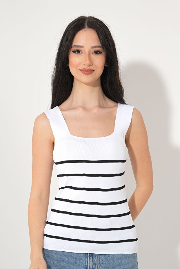 Women's Oversized and Small Size Square Collar Striped Summer Knitwear Blouse Undershirt
