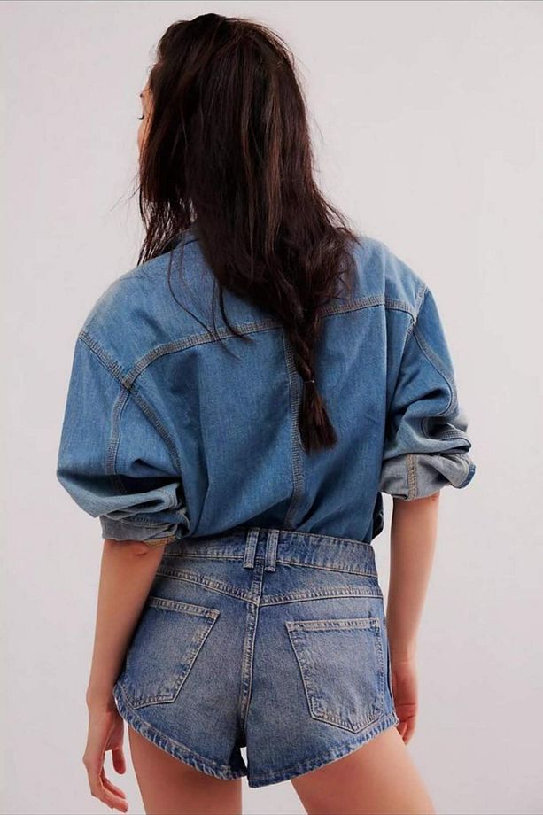 Kadın Mavi Cep Detaylı Mini Jean Şort Kot Denim Şort - 2