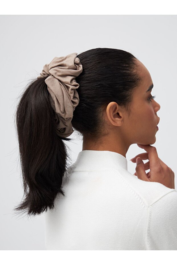 Bamboo Ribbed Hair Clip | Color: Warm Sand | Scrunchie