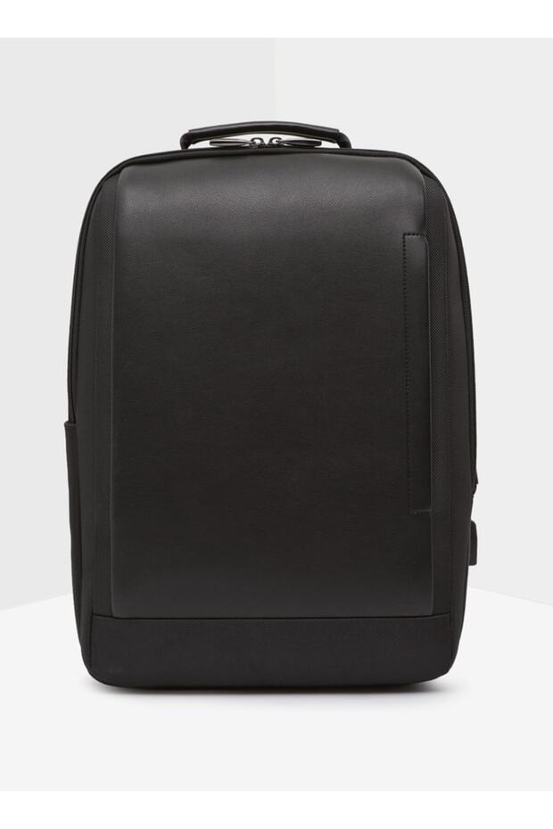 حقيبة ظهر صلبة مع سحاب للإغلاق - 1