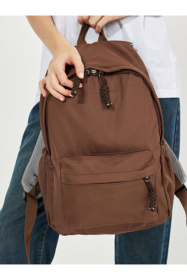 حقيبة ظهر متينة بسحاب للإغلاق وجيوب جانبية - 4