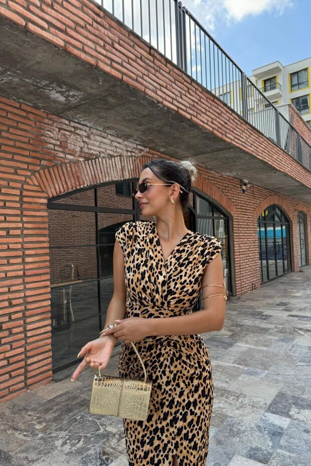 Waist Button Detailed Crepe Dress