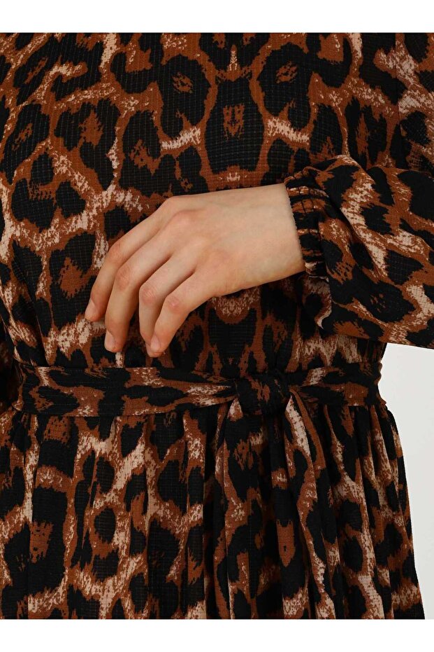Leopard Patterned Hijab Dress - 700 Model - 5