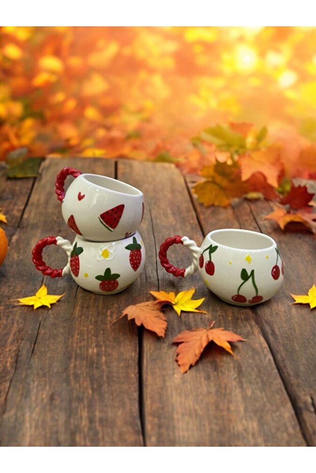 مقبض من نسيج الفقاعات مكون من 3 أكواب سيراميك منقوشة يدويًا بنمط الفراولة والكرز والبطيخ - 1