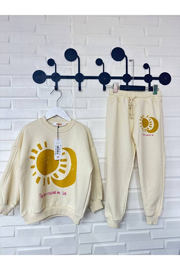 طقم سويت شيرت بنقشة القمر والشمس - 4
