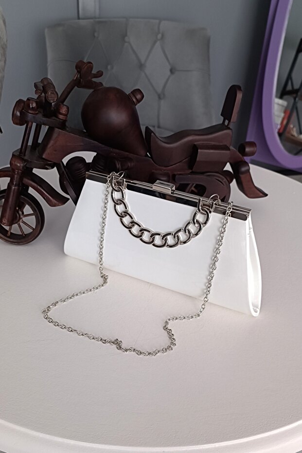 White Patent Leather Metal Case Wide Handle Daily Envelope Women's Bag
