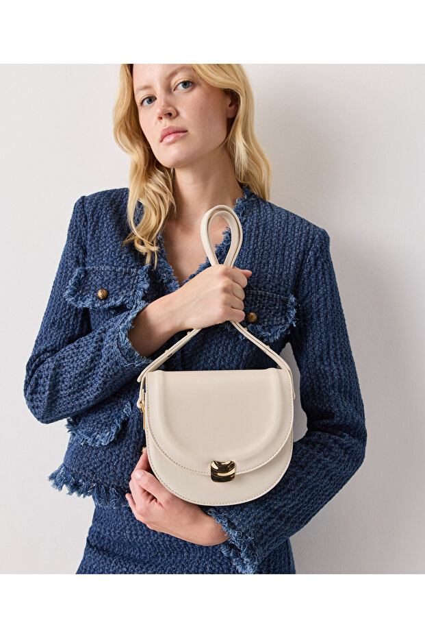 Covered Bag - Stylish and Functional Design
