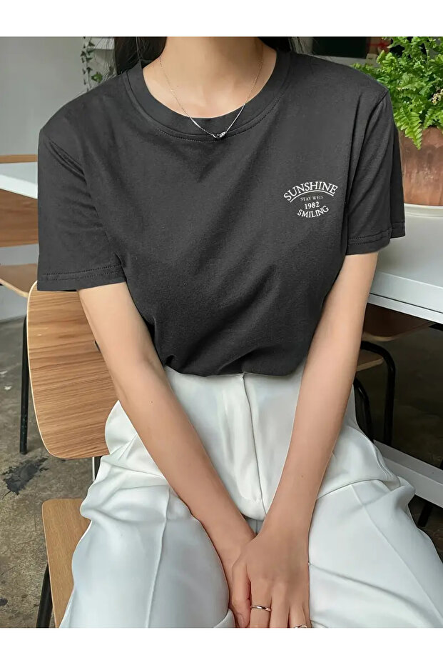 تي شيرت بنمط أشعة الشمس - 1