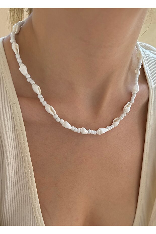 White bead shell women's trendy necklace