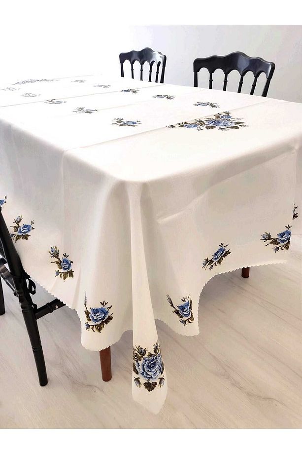 Mavi Çiçekli Kanaviçe Desenli Dertsiz Masa Örtüsü - 5
