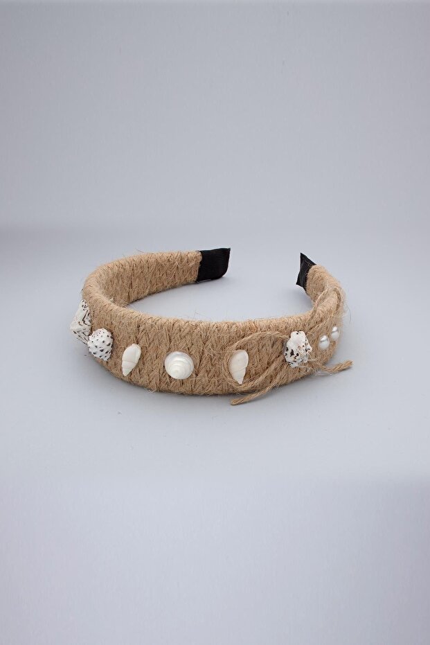 تاج من القش على شكل صدفة البحر - 1