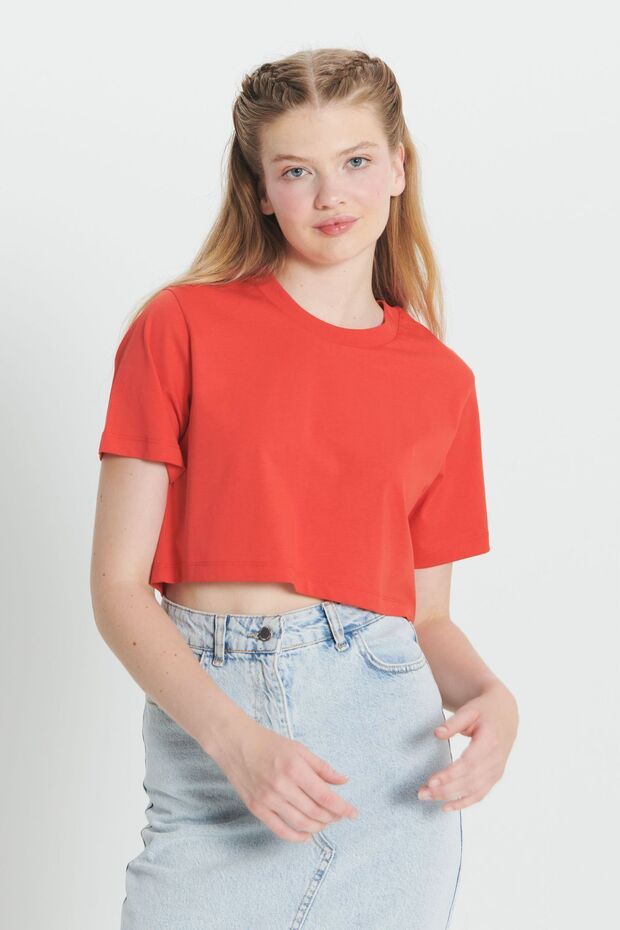 Kadın Kırmızı Standart Fit Normal Kesim %100 Pamuk Bisiklet Yaka Crop Tişört - 1