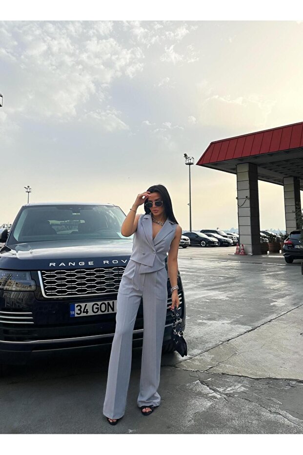 Mellény és nadrág öltöny zsebekkel - 1