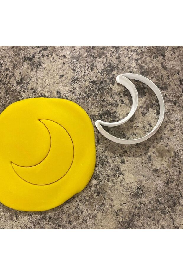 قالب كوكي نصف القمر - 3