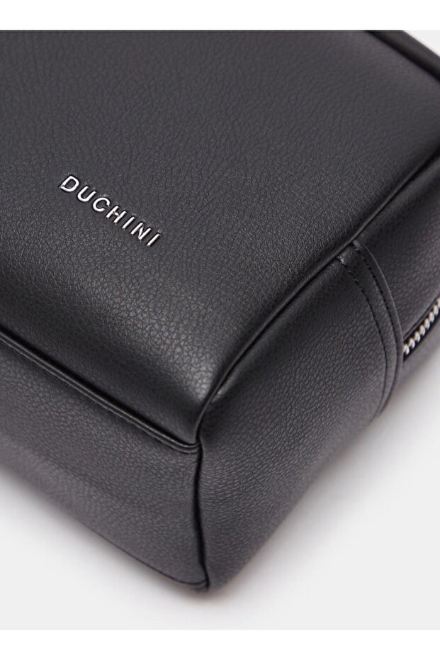 حقيبة صلبة بسحاب للإغلاق وحلقة للمعصم - عرض 25 سم × ارتفاع 15 سم × عمق 10 سم - 3