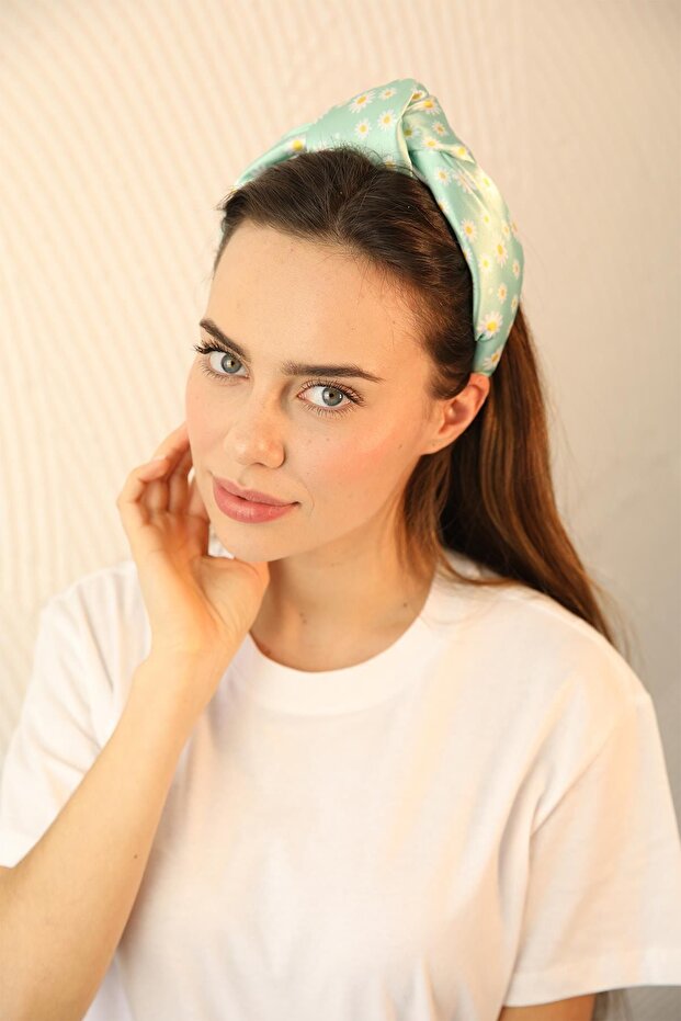 Green Satin Daisy Patterned Crown - 2