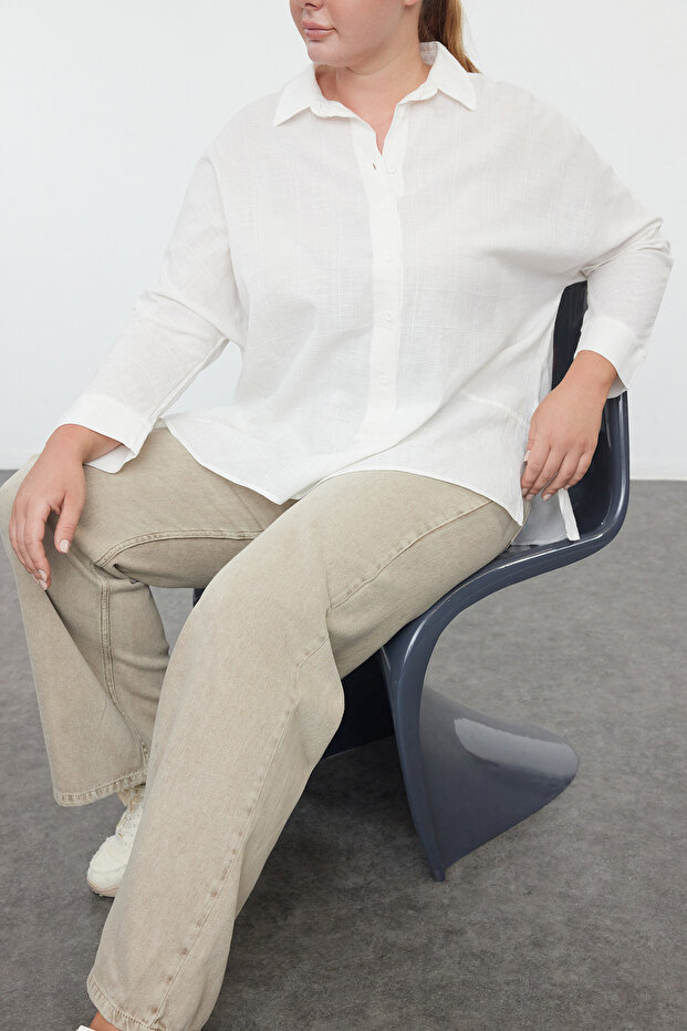 Koszula damska w stylu lnianym, oversize, tkana, kolor ecru TEDAW25AX00000 - 2