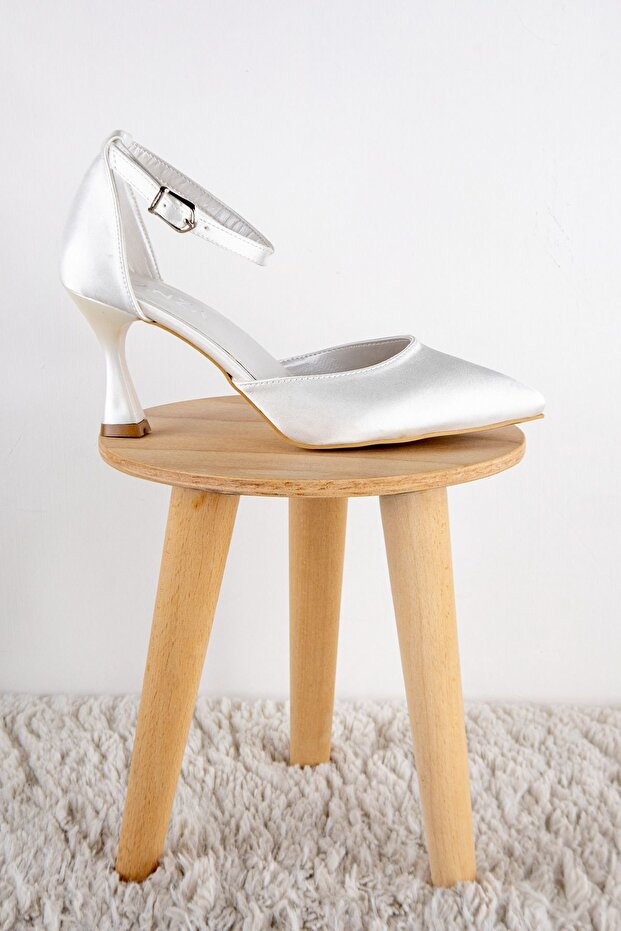 حذاء بكعب مسطح بسيط - 5