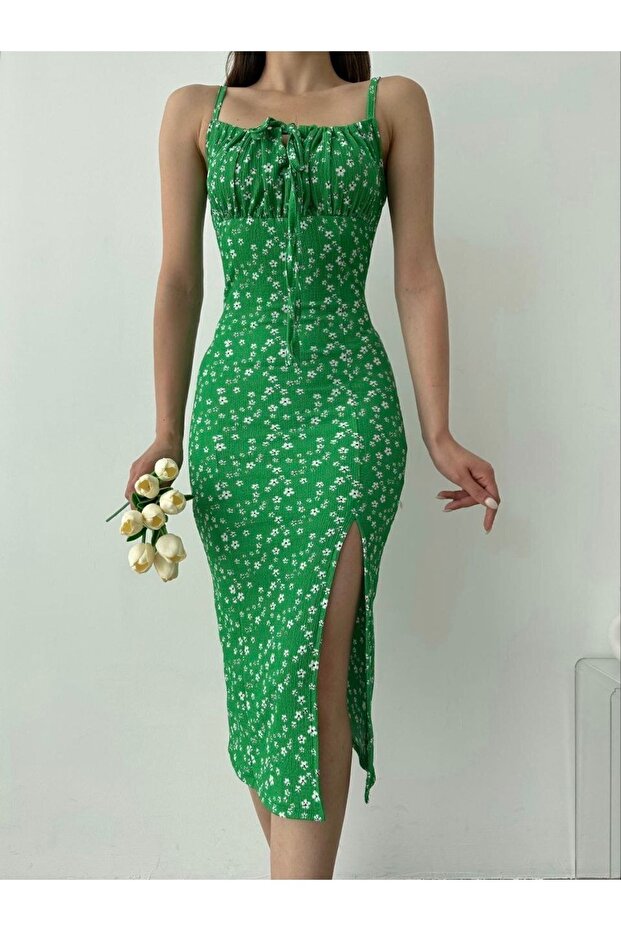 فستان ملفوف بفتحة وحزام منقوش باللون الأخضر - 2