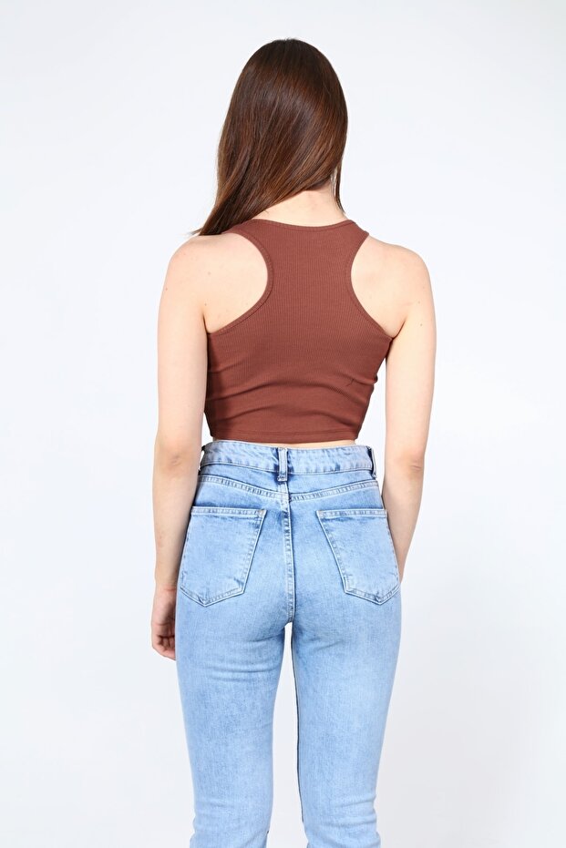 بلوزة قصيرة باللون البني رامبو - 7