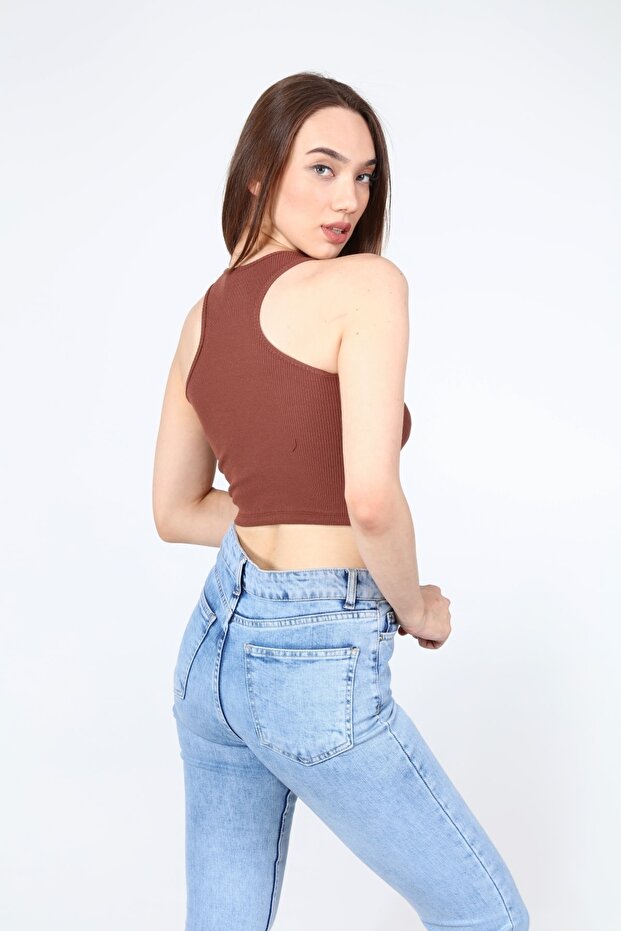 بلوزة قصيرة باللون البني رامبو - 8