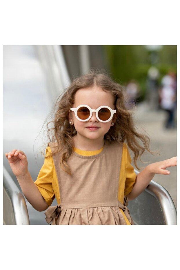 UV 400 Scandinavian Unisex Kids Sunglasses and Case