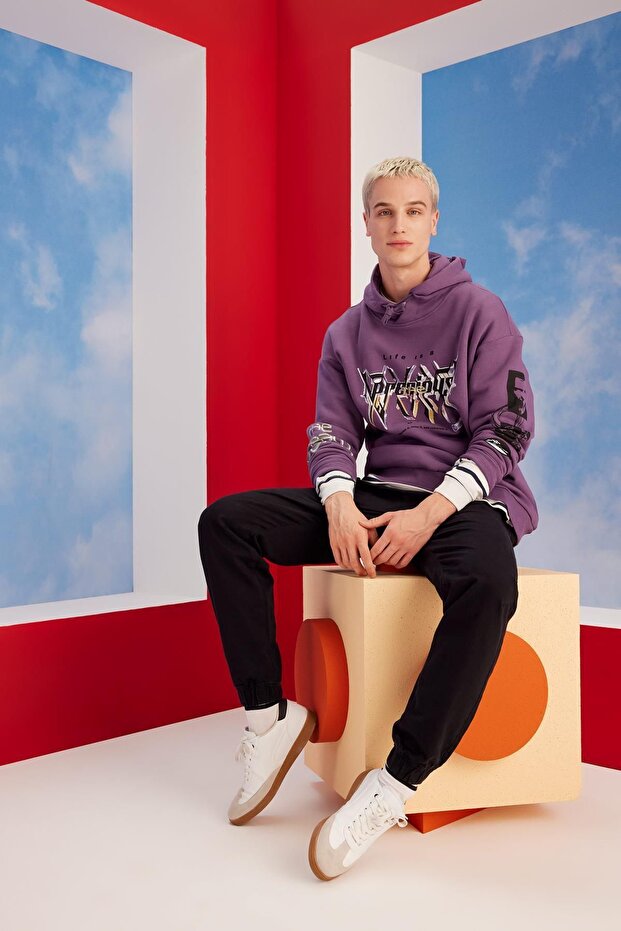 Hooded Oversize Printed Sweatshirt - A5682ax23au