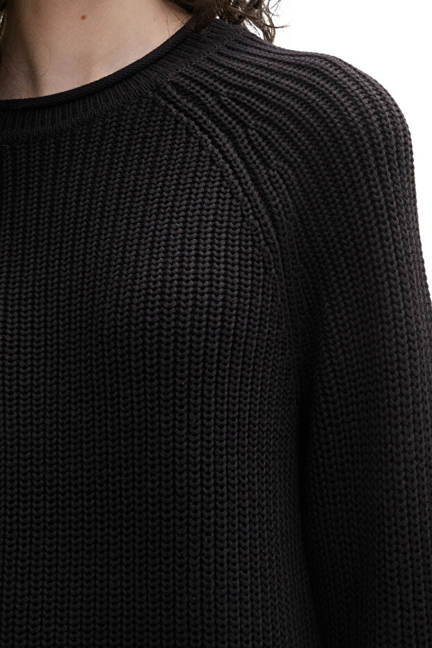 Crew Neck Pullover - 4