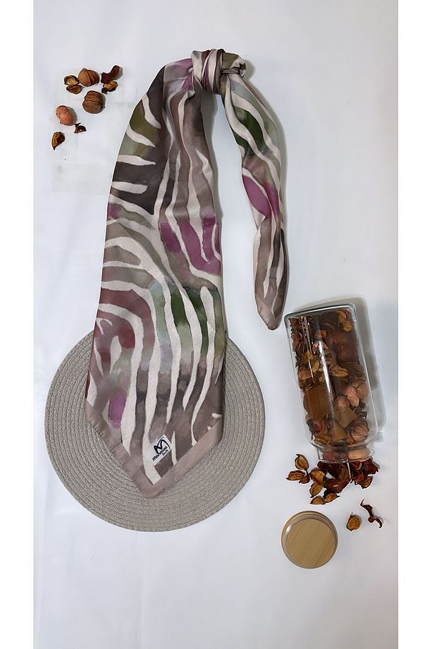 Eşarp - Harika Yazlık Kumaş Yeni Desen Soft Eşarp Kaliteli Ürün Moda Mağaza  Zebra Model - 1