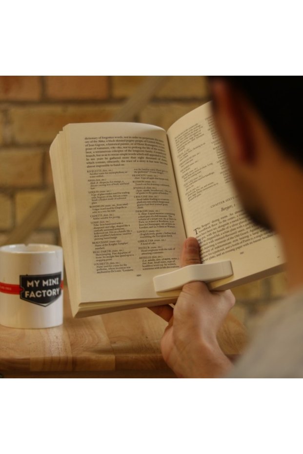One-Handed Book Holder – Practical Reading Helper